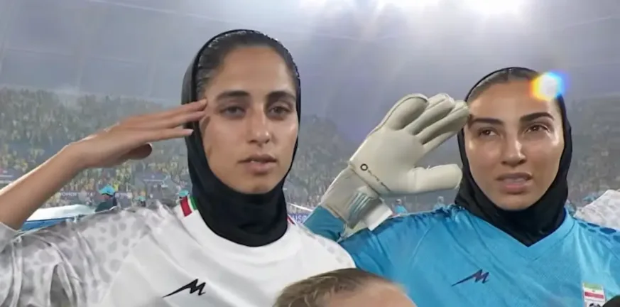 Στρατιωτικός τώρα ο χαιρετισμός της Εθνικής Ιράν στο Κύπελλο Ασίας Γυναικών
