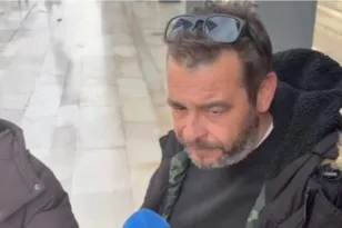 Θεσσαλονίκη: «Θέλω δικαιοσύνη για το παιδί μου» – Στα δικαστήρια ο πατέρας του 20χρονου Κλεομένη