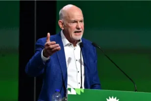 Παπανδρέου στο Συνέδριο του ΠΑΣΟΚ: «Επιστρέφουμε για να αλλάξουμε τον τρόπο που λειτουργεί η χώρα»