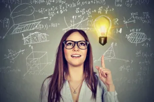 Ευφυΐα: 12 συνήθειες που μοιάζουν παράξενες, αλλά συναντώνται συχνά στους πολύ έξυπνους ανθρώπους