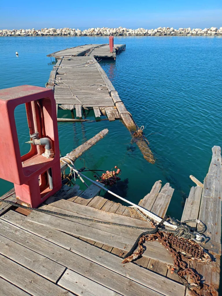 Επίσκεψη Πέτρου Ψωμά στη μαρίνα της Πάτρας - Σοβαρές ελλείψεις υποδομών