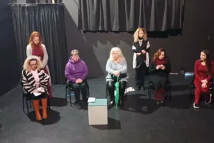 «Το Σπίτι της Μπερνάρντα Άλμπα» στις«Γραμμές Τέχνης»: Ένα έργο για την εξουσία, τη γυναικεία καταπίεση και την ανάγκη για ελευθερία