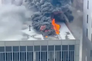 Συναγερμός στο κέντρο του Μανχάταν: Πυρκαγιά κοντά στη διαδρομή της μεγάλης παρέλασης