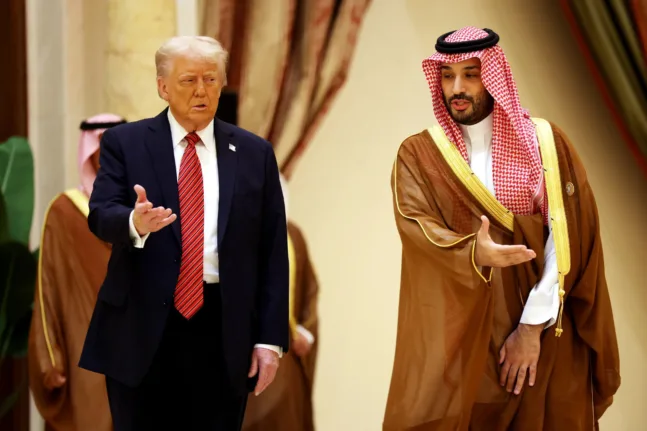 Μπιν Σαλμάν - Ιράν: Οι New York Times βλέπουν πιέσεις προς τον Τραμπ για συνέχιση του πολέμου