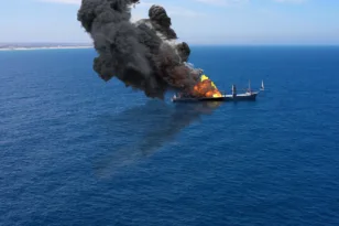 Περσικός Κόλπος: Ελληνόκτητο δεξαμενόπλοιο μεταξύ των δύο πετρελαιοφόρων που δέχθηκαν επίθεση, καλά στην υγεία τους οι 22 ναυτικοί ΝΕΟΤΕΡΑ