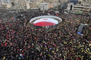 Ιράν: Εκρήξεις στην Τεχεράνη, σε σημείο που γίνεται διαδήλωση ΒΙΝΤΕΟ