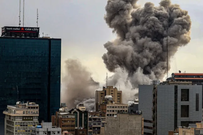 Το Ισραήλ έπληξε κέντρα διοίκησης των Φρουρών της Επανάστασης-Για 3 ακόμα εβδομάδες οι μάχες