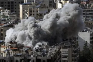 Ιράν: Νέα ομοβροντία πυραύλων κατά Ισραήλ, τραυματίες στο Τέλ Αβίβ, πλήγματα στη Βηρυτό