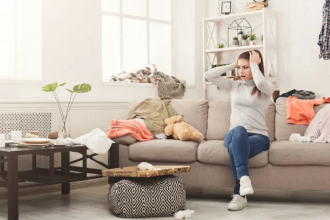 Η ακαταστασία στο σπίτι φορτώνει και το μυαλό – Τι δείχνει η επιστήμη