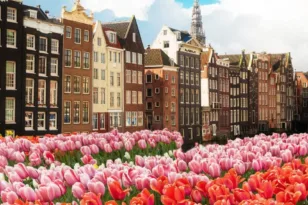 Άμστερνταμ: Γιατί η άνοιξη θεωρείται η καλύτερη εποχή για να το επισκεφθείτε