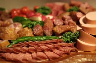 Προσοχή: Μόλις 150 γραμμάρια από αυτό το τρόφιμο εκτοξεύουν τον κίνδυνο για την καρδιά