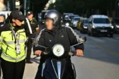 Πάνω από 1.400 πρόστιμα για μη χρήση κράνους - Τι δείχνουν οι έλεγχοι της ΕΛ.ΑΣ, που καταγράφηκαν οι περισσότερες παραβάσεις