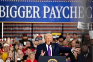 Τραμπ: «Μικρή εκδρομή» ο πόλεμος στο Ιράν «για να ξεφορτωθούμε τους κακούς»