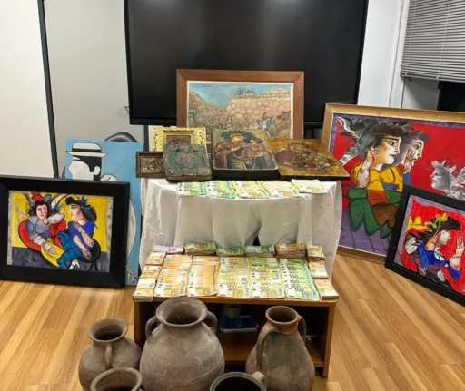 Η ανώνυμη καταγγελία που έφερε έρευνα της ΕΛΑΣ για τον γνωστό γκαλερίστα ΦΩΤΟ