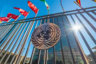 Σχεδόν 20.000 ναυτικοί και 15.000 επιβάτες κρουαζιερόπλοιων έχουν εγκλωβιστεί στον Περσικό Κόλπο