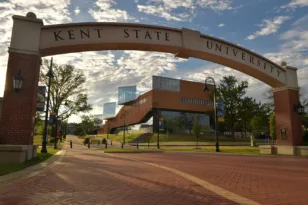 Βρετανία: Στα 27 τα κρούσματα μηνιγγίτιδας, σε πλήρη εξέλιξη η επιχείρηση εμβολιασμού