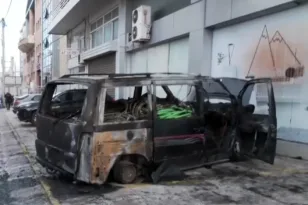 Παρανάλωμα του πυρός βαν στο Περιστέρι