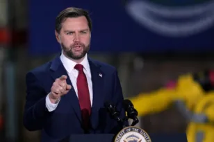 Βανς για το Ιράν: «Θα συνεχίσουμε για λίγο ακόμη και θα αποχωρήσουμε σύντομα»