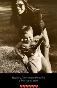 «Σ΄ αγαπάμε», η ανάρτηση του Ντέιβιντ Μπέκαμ και της Βικτόρια για τα γενέθλιά του γιου τους Μπρούκλιν