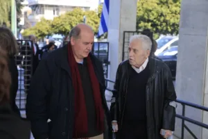 Το «αντίο» στον Γιώργο Βότση: Φάμελος, Χαρίτσης, Λαλιώτης, Δαμανάκη, Βούλτεψη, ΦΩΤΟ