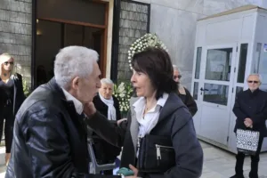 Το «αντίο» στον Γιώργο Βότση: Φάμελος, Χαρίτσης, Λαλιώτης, Δαμανάκη, Βούλτεψη, ΦΩΤΟ