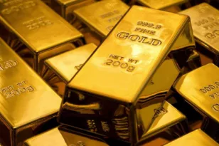 Πιέσεις στον χρυσό καθώς ενισχύεται το πετρέλαιο και το δολάριο