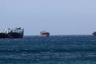 ΗΠΑ: Η κυβέρνηση Τραμπ σχεδιάζει στρατιωτική προστασία στα τάνκερ στα Στενά του Ορμούζ