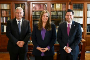 HELLENiQ ENERGY: Υπογράφει την αναβάθμιση στις φοιτητικές Εστίες του ΕΚΠΑ