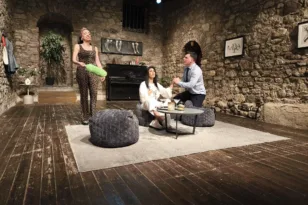 Η θεατρική παράσταση «Chakras» επιστρέφει στην «Αγορα»