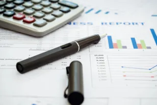 Προϋπολογισμός: Πλεόνασμα 920 εκατ. ευρώ στο τρίμηνο Ιανουαρίου-Μαρτίου, αύξηση στο πρωτογενές