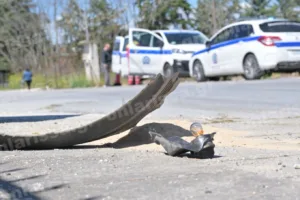Καραμπόλα τριών αυτοκινήτων στη Λάρισα, ένας σοβαρά τραυματίας που διασωληνώθηκε, ΦΩΤΟ