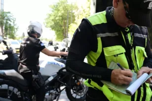 Ιωάννινα: Έπιασαν οδηγό που του είχαν αφαιρέσει το δίπλωμα για 5 χρόνια - Κυκλοφορούσε κανονικά