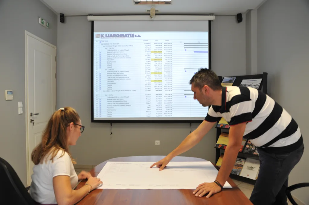 Προκλήσεις στην κατασκευή πολυώροφων μεταλλικών κατασκευών. Πώς η συνεργασία με τους κατασκευαστές βελτιώνει τα αποτελέσματα των έργων