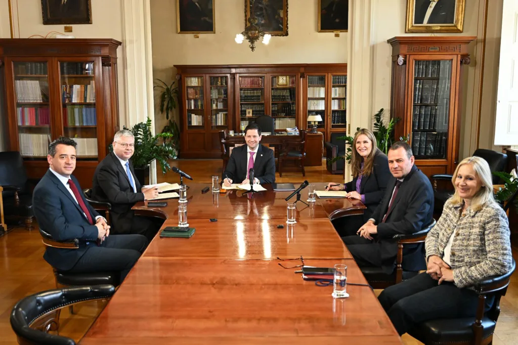 HELLENiQ ENERGY: Υπογράφει την αναβάθμιση στις φοιτητικές Εστίες του ΕΚΠΑ