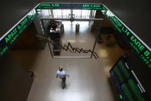 Χρηματιστήριο Αθηνών: Πτωτικό άνοιγμα με τον Γενικό Δείκτη κάτω από πίεση