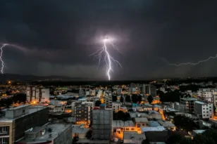 Μπανγκλαντές: Τουλάχιστον 14 νεκροί από κεραυνούς μετά από σφοδρές καταιγίδες