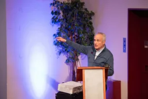 Ασφαλής… η αναρρίχηση με τον οδοντωτό στο forum του «Ημερήσιου», ΦΩΤΟ