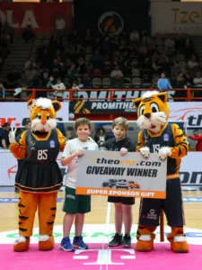 Προμηθέας-Παναθηναϊκός: Κερκίδες με δροσιά, ομορφιά και χαμόγελα - Φωτογραφίες