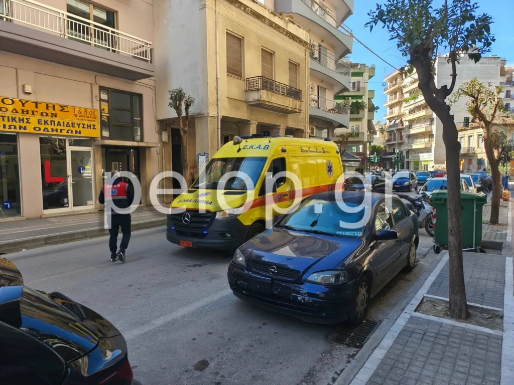 Πάτρα: Συναγερμός στην οδό Κορίνθου από φωτιά σε σπίτι, στο σημείο το ΕΚΑΒ ΦΩΤΟ