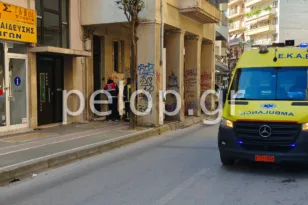 Πάτρα: Συναγερμός στην οδό Κορίνθου από φωτιά σε σπίτι, στο σημείο το ΕΚΑΒ ΦΩΤΟ