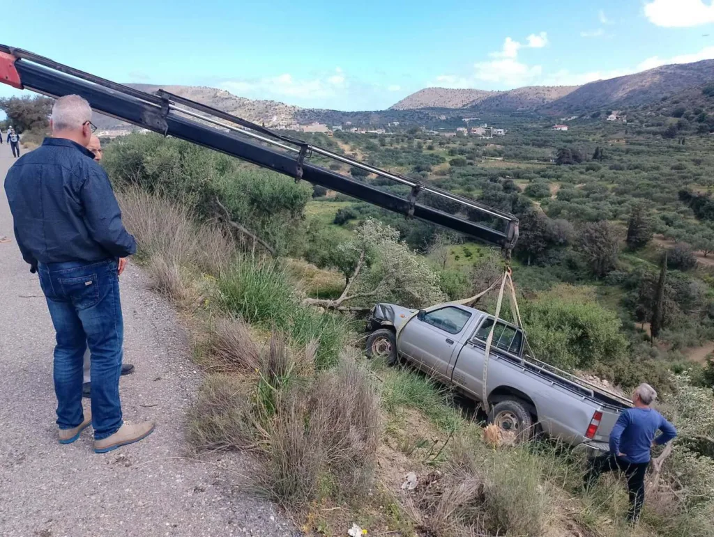 Κρήτη: Νεωκόρο δεν πήγε στη λειτουργία επειδή εγκλωβίστηκε μετά από τροχαίο - Τον βρήκαν σε γκρεμό