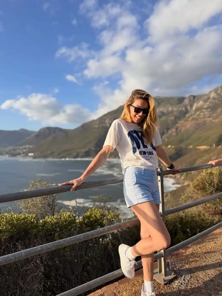 Μαριέττα Χρουσαλά: Πόζαρε με μπικίνι στο Κέιπ Τάουν