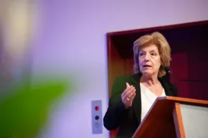 Ασφαλής… η αναρρίχηση με τον οδοντωτό στο forum του «Ημερήσιου», ΦΩΤΟ