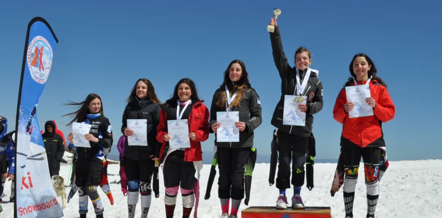 Άρτεμις Παπαγεωργίου: Κυνηγά τα όνειρά της στο χιόνι, ΦΩΤΟ, ΒΙΝΤΕΟ