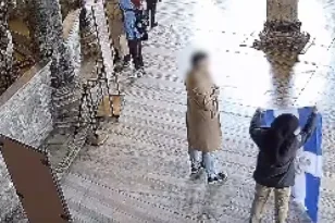 Αγία Σοφία: Συνελήφθησαν δύο Έλληνες που άνοιξαν σημαία με τον δικέφαλο αετό