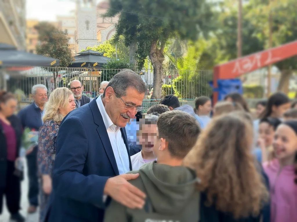 Πάτρα: Ο Δήμος τίμησε με παιδιά τον αντιδικτατορικό αγώνα - Με αφορμή την 21η Απριλίου