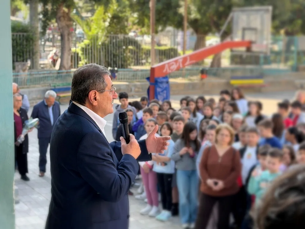 Πάτρα: Ο Δήμος τίμησε με παιδιά τον αντιδικτατορικό αγώνα - Με αφορμή την 21η Απριλίου