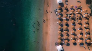 Οι 8 καλύτερες παραλίες της Λέσβου: Από την Πέτρα στον Μόλυβο και τον Άγιο Ερμογένη