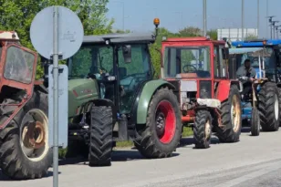 Αγρότες βγάζουν τα τρακτέρ στον Ε65 – Στο επίκεντρο ΟΠΕΚΕΠΕ, πληρωμές και κόστος παραγωγής