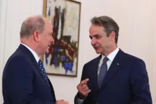 Στην Αθήνα ο πρίγκιπας Αλβέρτος του Μονακό για επαφές με Μητσοτάκη και Τασούλα